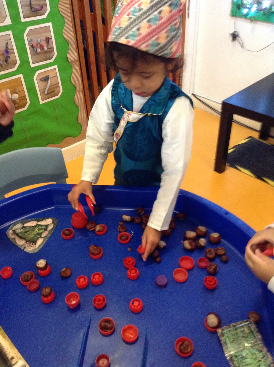 MBrookprimary's tweet photo. Bonsai celebrated Cultural Day by making their own flags and talking about their cultural outfits #Nursery #Celebrating #CulturalDay #ProudToBeMe #MBrook https://t.co/BEI7Gcn7uH
