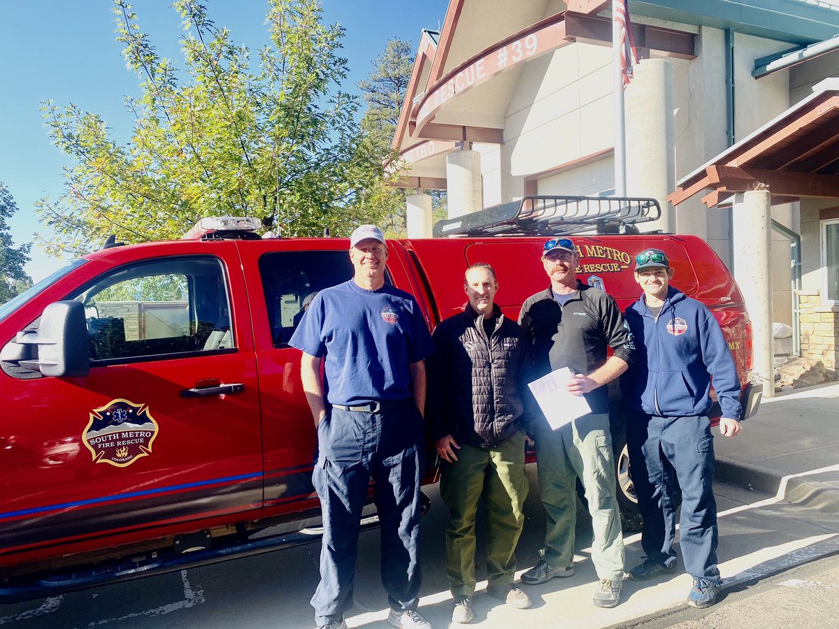SouthMetroPIO's tweet image. This wildland team left from Station 39 this week for a crew swap with the other South Metro team deployed on the #AugustComplex of fires burning in #California. Updates to come on their assigned location.
