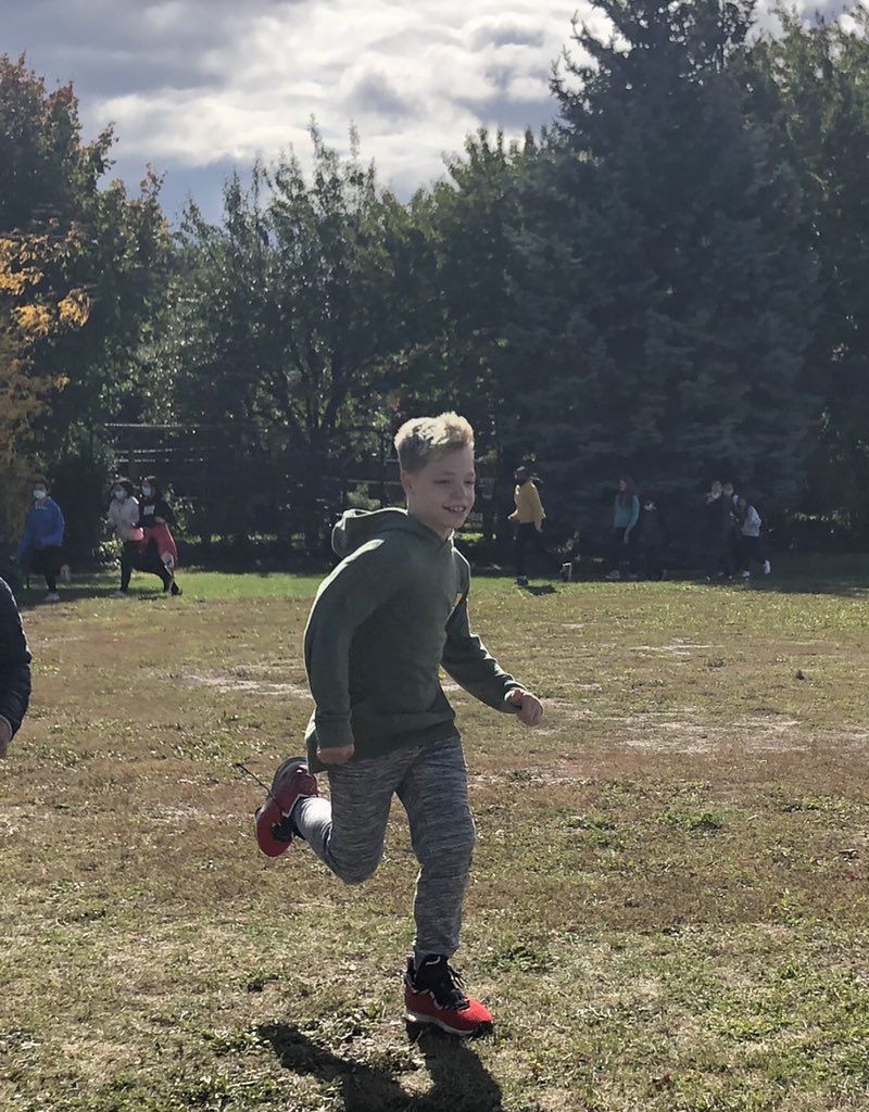 TDSB_KelseySrPS's tweet photo. Our Blue Cohort closed out the #TerryFoxRun with energy and enthusiasm! Thank you to all of our amazing students and staff for an awesome afternoon 😎 #kelseyforthewin #crushcancer #sociallydistancedschoolspirit #lookatthemgo #somuchspeed 🔥 https://t.co/5s5lFBqMtO