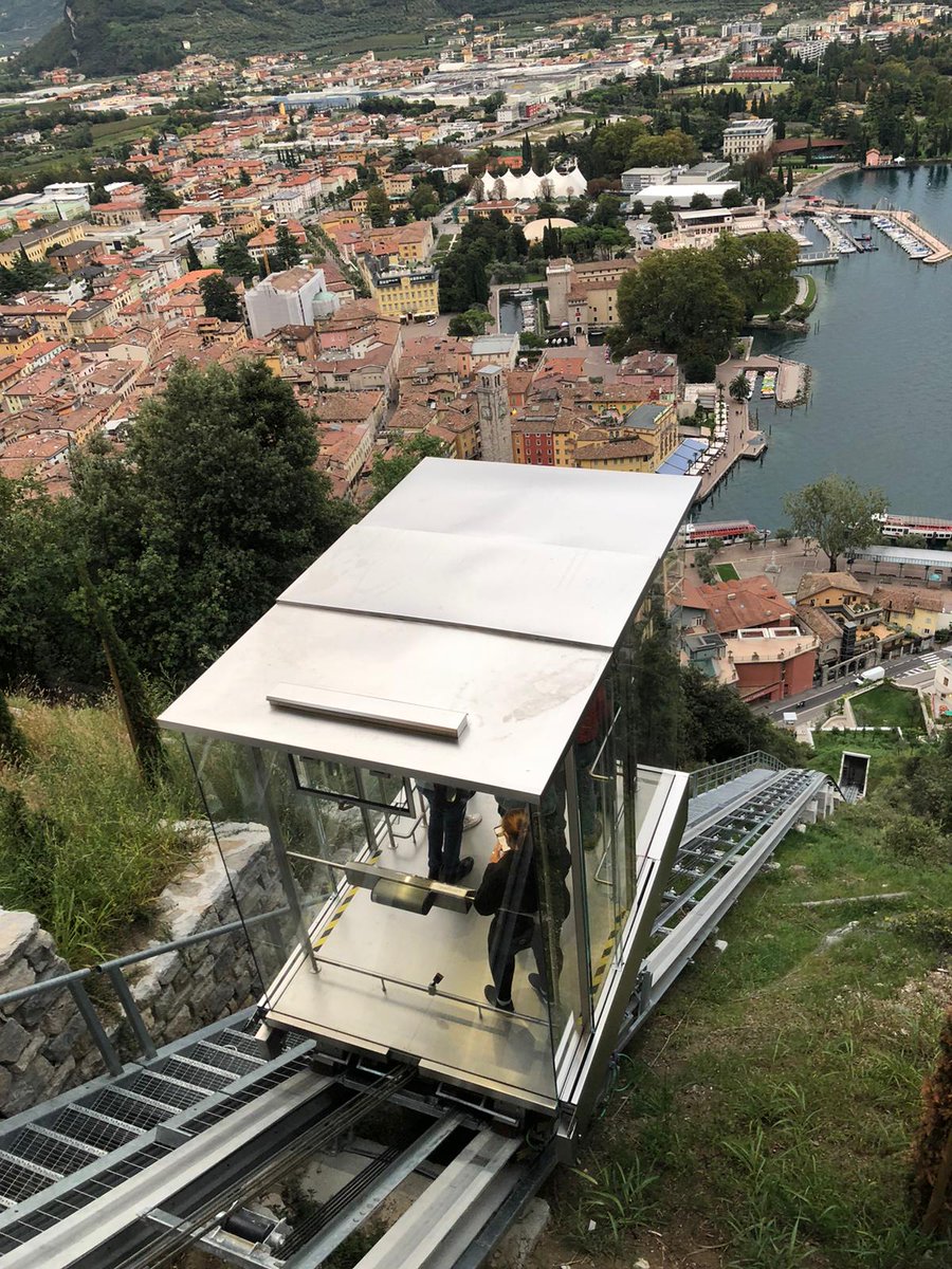 InclinedLifts's tweet photo. #InclinedLifts #Inclinators #AscenseurIncliné #ElevadorInclinado #TramLift #Funiculars https://t.co/k4K7DRTz1Y