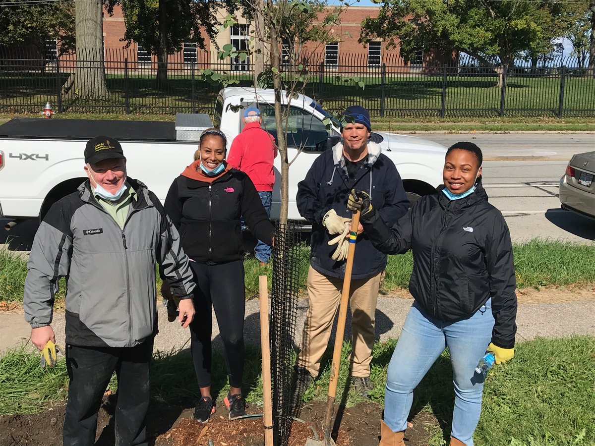 I’m so honored to part of the Euclid hospital family!  Our caregivers are helping plant trees in the community.  #euclidproud ⁦<a href="/MelissaVander12/">Melissa Vandergriff</a>⁩ ⁦<a href="/EdSabaneghMD/">Ed Sabanegh</a>⁩