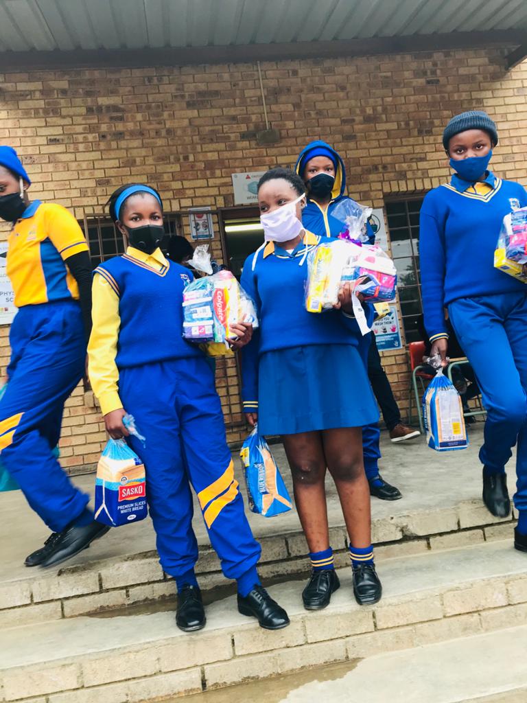 rabisonshumba's tweet photo. Today we distributed 67 sanitary hampers to girls at Diepsloot Combined School. What a joy to make a difference. From all of us at @VICTOR_Foundtn we say thank you to Donors, Partners and volunteers who made this a success. #KeepGirlsInClass, #RestoreHerPride, #EndPeriodPoverty https://t.co/sgRC1pP2zS