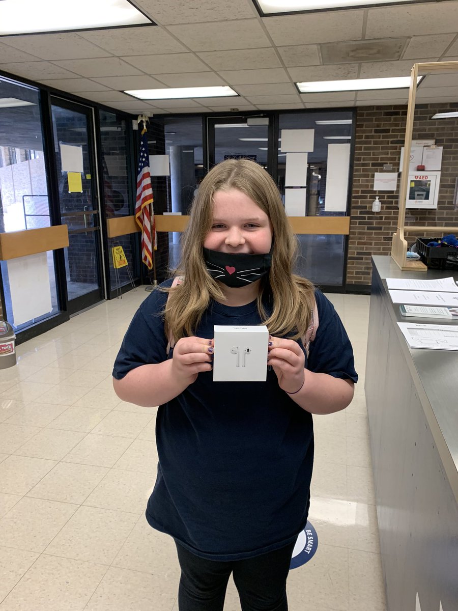 SDMS_Maples's tweet photo. Miley Monroe is the winner of our 1st AirPod drawing.  Congratulations Miley; thanks for selling coupon books! https://t.co/yIpX3C4xTV