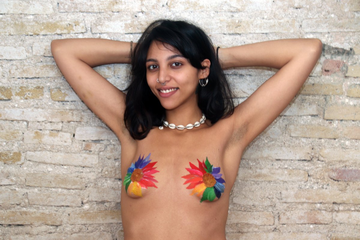 lluisrugama's tweet photo. LA FLOR DE LA MEVA LLIBERTAT.
Model @annubbiss_
#ruguifoto #projectecels50 #quenoparilamaquina #fotoprotesta #fotobodypeing #estimacomvulguis #stoplgtbifobia #fuckhomophobia #LGTBI #lesbian #orgul @MataroLGTBI @MataroCultural https://t.co/RdYiWKExqp