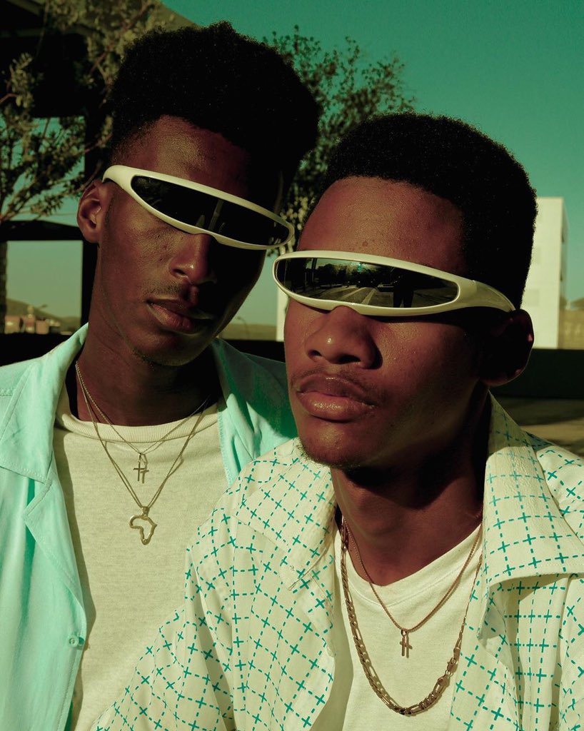 prazzlearts's tweet photo. DUAL VISION
by @namafu.amutse
Muses: @ashriff__feris @fxngswae
#primedazzle #prime #primevisuals
#windhoek #namibia #culture #african #afrika #afrofuturism #black #photography #blackexcellence #portrait #art #creatives #model #change #creativeart https://t.co/6Kl0PfIJjS