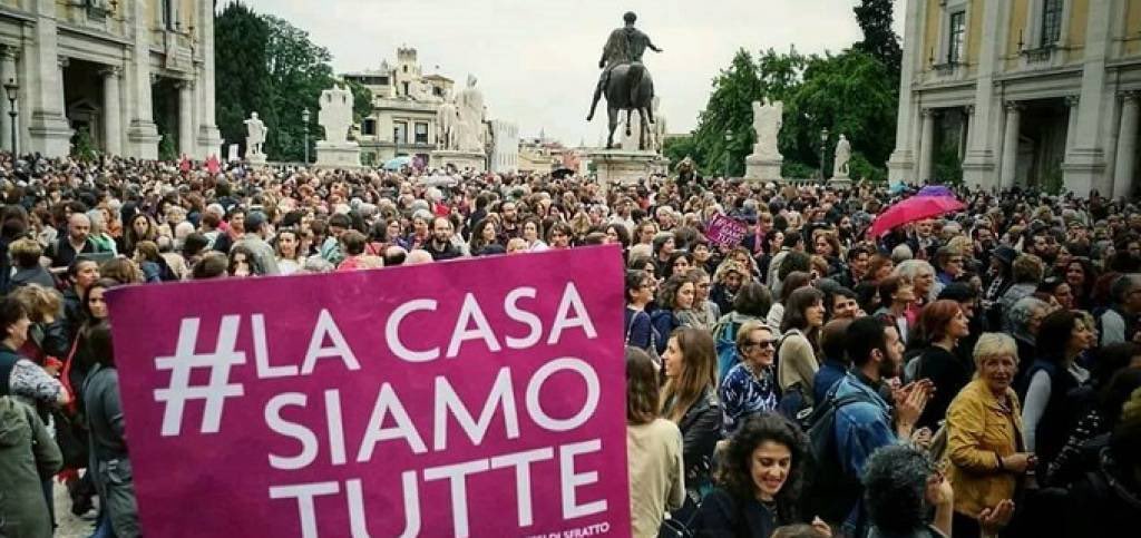 Che bella notizia per #Roma: la Casa Internazionale delle Donne non chiuderà. Un presidio di libertà e di coraggio per le donne e per tutti i romani.

Grazie a @Meb e <a href="/DonaConzatti/">Donatella Conzatti</a>: un emendamento decisivo di <a href="/ItaliaViva/">Italia Viva</a> è stato infatti appena approvato al Senato.

Avanti così!