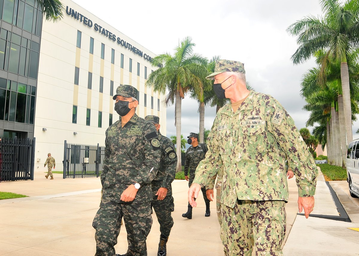 Southcom's tweet photo. #StrengtheningPartnerships with #Honduras: #SOUTHCOM Commander Adm. Craig Faller was honored to host Chief of the Honduran Armed Forces General @TitoLivioMoreno today at the command headquarters to discuss security cooperation. @sedenah @usembassyhn https://t.co/rT6n0CGG3u
