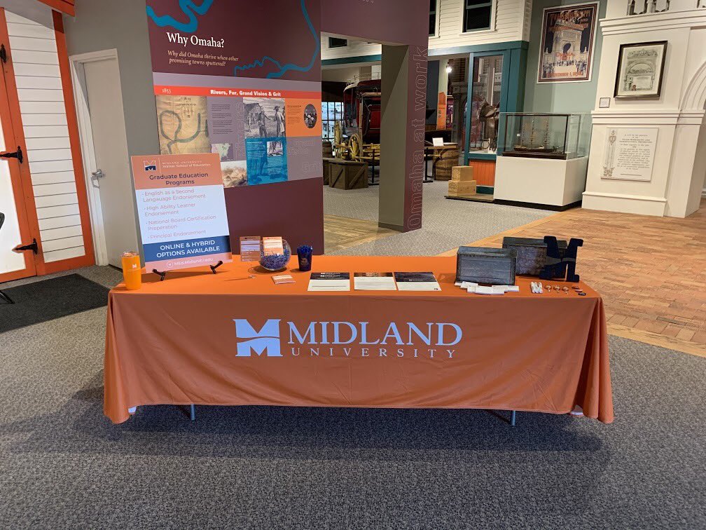 MidlandMED's tweet photo. Lexi is headed to @TheDurhamMuseum Teacher Night tonight. Stop by and learn more about Midland’s graduate education programs. #MidlandU | #MidlandMEd | #teacher | #gradschool https://t.co/kRUsqhya8y