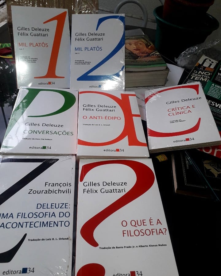 MarceloAraujoMS's tweet photo. Chegaram!!!
Agora um verdadeiro mergulho na Filosofia de Deleuze e Guatari.
#philosophie
#deleuze
#guatari https://t.co/sAXhIre1zk