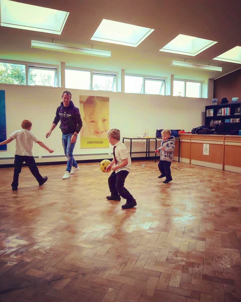 Artz Centre managers of the future? 🤔 #FatherAndSons #BeProud https://t.co/kp8hgxYfgr