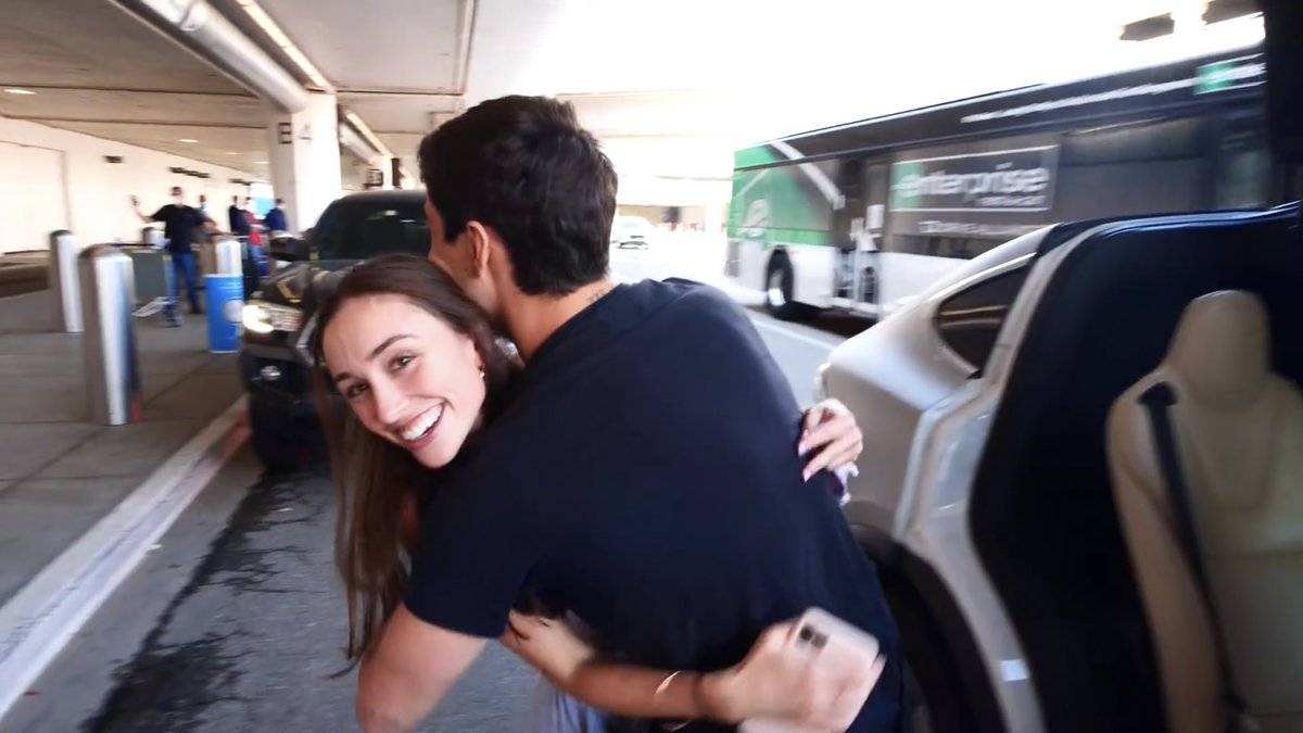 flovialme's tweet photo. LOOK AT THEM THEY ARE JUST SO HAPPY OMG ALSO THE PERFECT COUPLE https://t.co/lhRO45EYmk