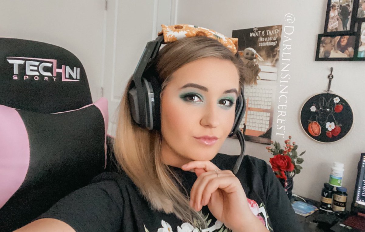 DarlinSincerest's tweet photo. https://t.co/VlRd0AHMaZ Tourney with @iHAVOCCCC &amp; @xxKaYotiC 
Come Hangout! Follower Goal:1172/1200 Sub Goal: 116/150
@GuiltyEsports @valvidian @TechniSport @TotalAdvantageG 
https://t.co/mCTdahTQ1Y

#warzonetournament #totaladvantage #areyouguilty #twitch https://t.co/7rydqbQRn5