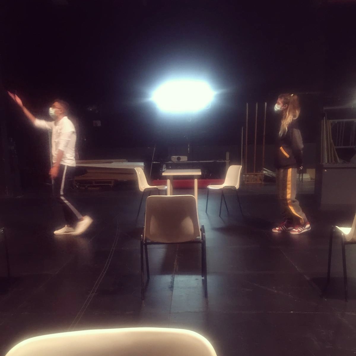 saodeponent's tweet photo. Com va dir Stanislaski: "L’actor com el soldat cal q tingui una disciplina de ferro". #assaonadament #confinadament #Culturaenacció @TeatredeButxaca https://t.co/dcBxDeKdlX
