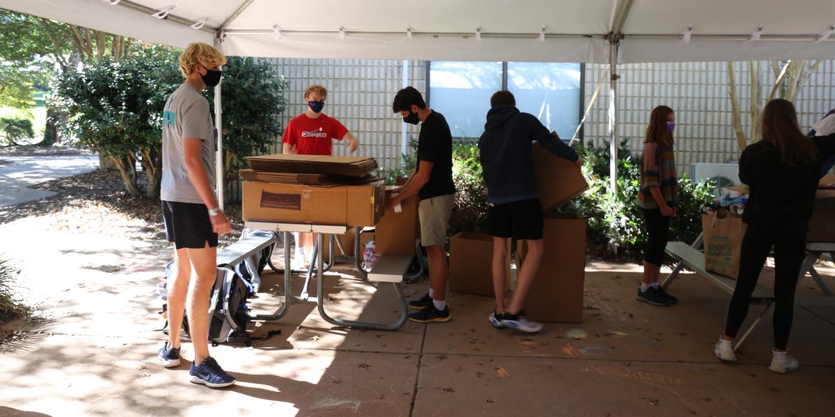 ProvidenceDay's tweet photo. PD students packed up 19 boxes from an extremely generous @belk donation to benefit @FSP_Charlotte! #pdschargers #PDServes https://t.co/QvmeKDL65e