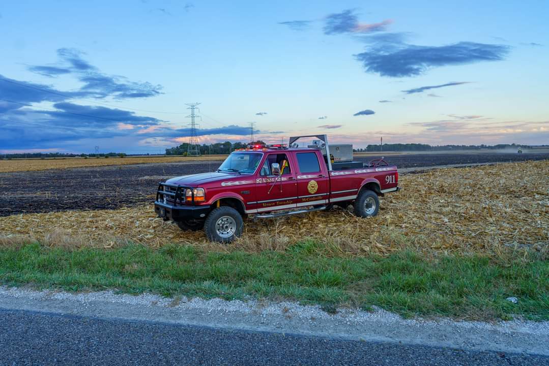 VernonTwpFire's tweet photo. It's time to talk about some fire Safety. Crops are extremely dry &amp; catch fire easily. With high winds they can threaten structures within minutes. Exercise fire safety and dispose of your flammable items properly. Thank you. #VTFD #FirePrevention #FireSafety #FieldFire https://t.co/uHOOJ0lJwy