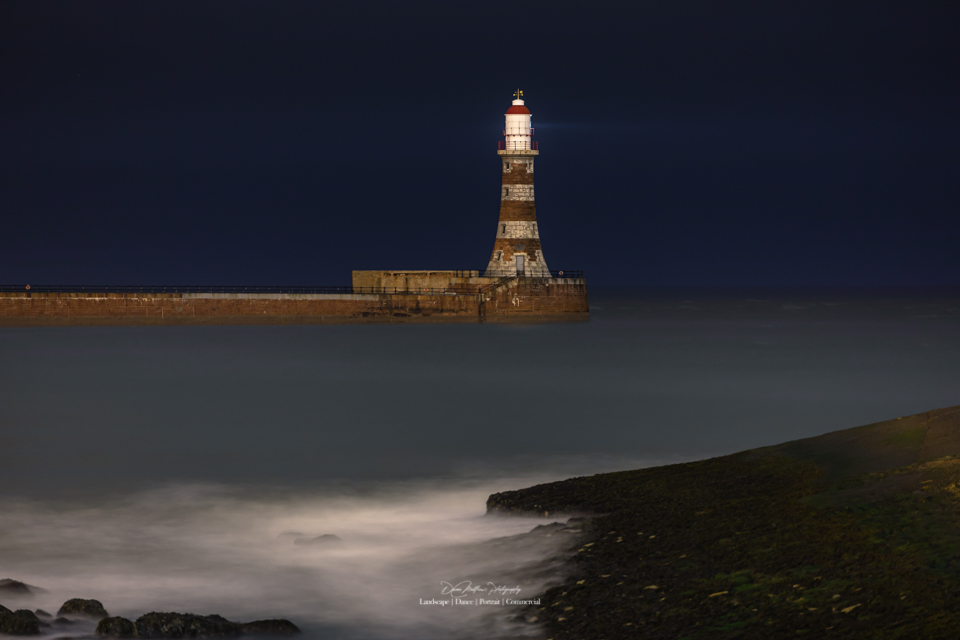 Night Light 💡 <a href="/StormHour/">#StormHour</a> <a href="/SunderlandUK/">Sunderland UK</a> #Sunderland #StaySafe #Sunlun <a href="/ThePhotoHour/">#ThePhotoHour</a>