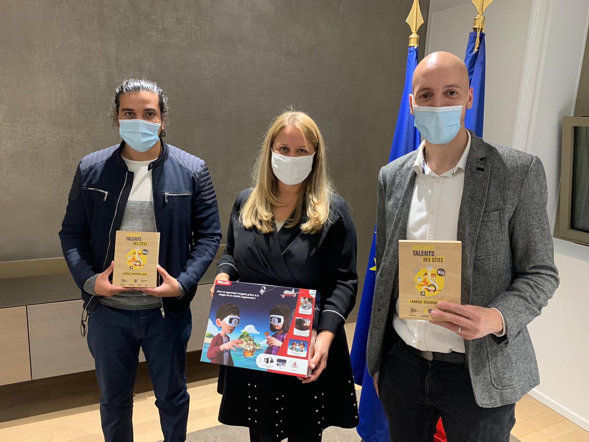 Quand on vous dit que la promo #Amazing est au top ! Bravo à notre duo Redouane bouchane et Ahmed Belabbas qui gagne le prix spécialTalents des cités remis par <a href="/NadiaHAI78/">Nadia HAI</a> pour Mirabo, un jeu éducatif pour apprendre l’anglais en réalité virtuelle mirabolabs.com