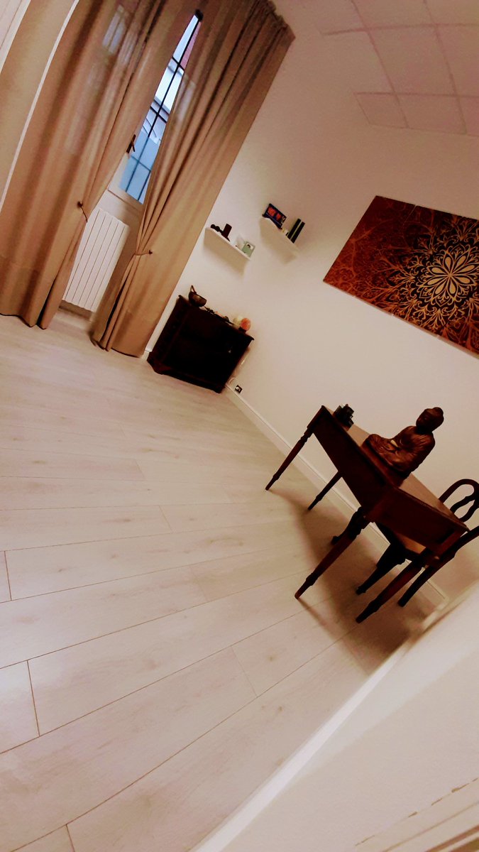 tra poco ALMA sarà pronta ad ospitarvi a Monza in Via Grossi 2 per massaggi olistici, craniosacrali, ayurvedici, sportivi, thai, rilassanti, decontratturanti ed ogni benessere di cui il vostro corpo necessità, il 10 ottobre ci sarà l'inaugurazione, a breve i dettagli, non mancate