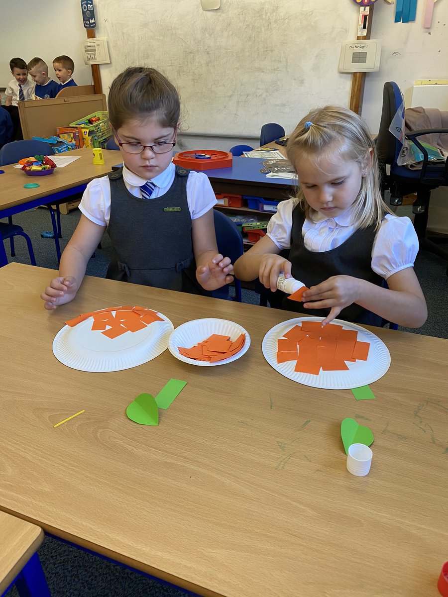 mrsmcbride1's tweet image. This week we made pumpkins to celebrate autumn! We’re enjoying learning about autumn colours and symbols. 🧡 @p1_MissMarshall