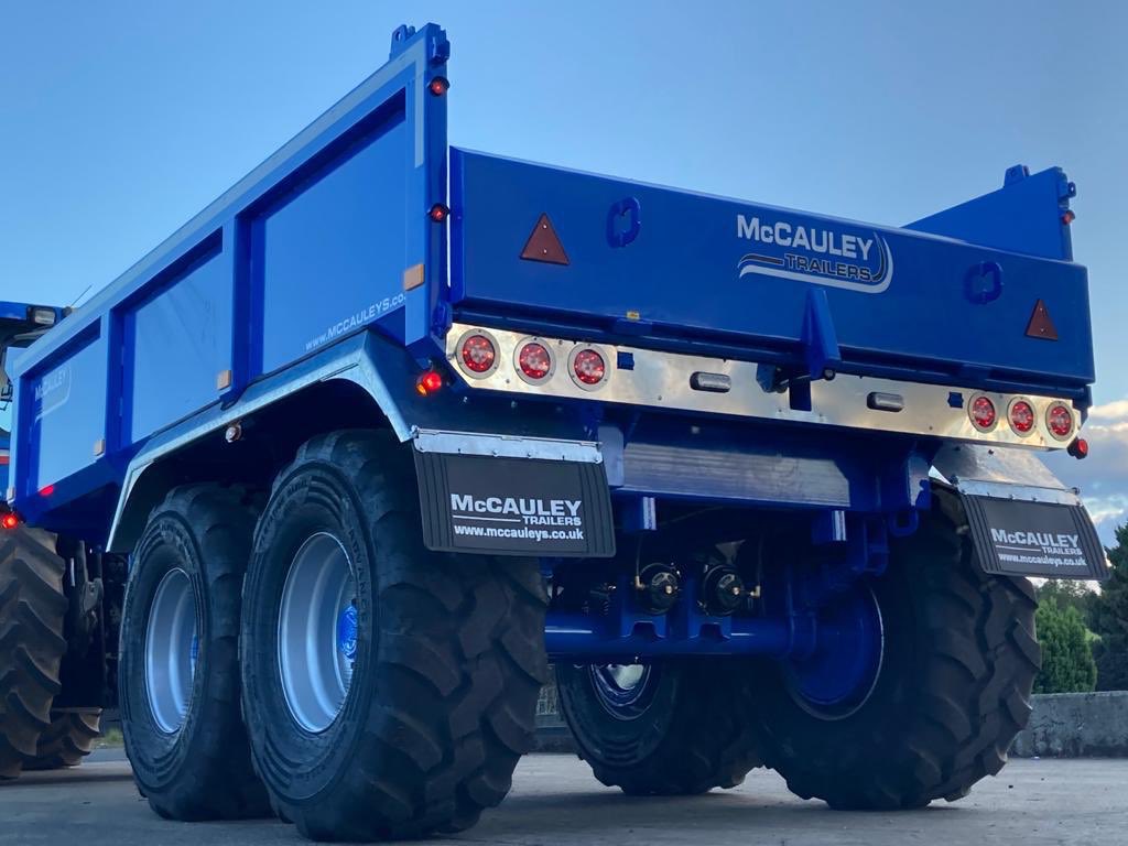 MACTrailers's tweet photo. Another busy week of dispatches at HQ.. TGIF #quality #strenght #assurance https://t.co/rDB52MKF1s