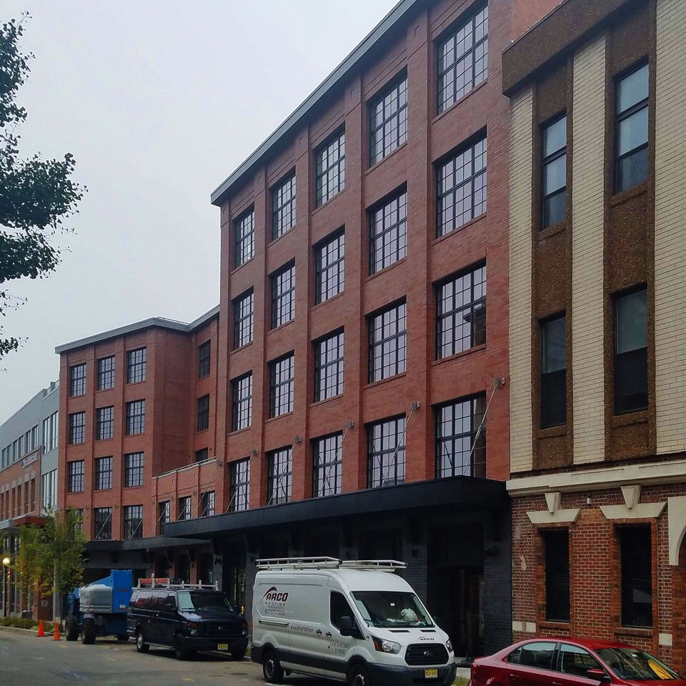 FairfieldMetal's tweet image. 2,300 SF TBO Black #Alpolic 1,300 SF of Zinc Patina @alucobondusa and 536 SF @Fairview_NA  Architect @mhsarchitects Installer @ARCORoof #metalfabrication #facade