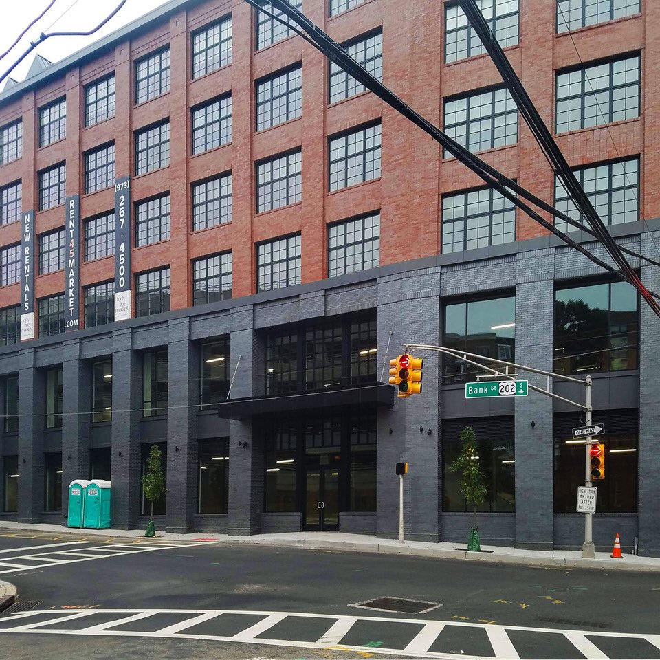 FairfieldMetal's tweet image. 2,300 SF TBO Black #Alpolic 1,300 SF of Zinc Patina @alucobondusa and 536 SF @Fairview_NA  Architect @mhsarchitects Installer @ARCORoof #metalfabrication #facade