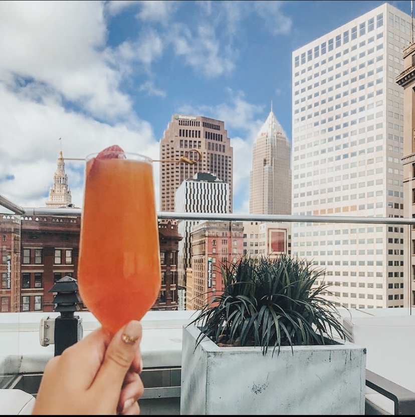 Raise your glass to Friday! 🍹