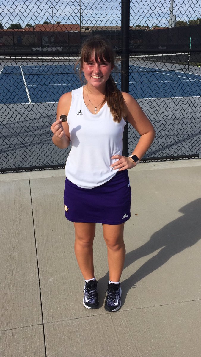 Julia Smith takes 3rd in districts with a 10-5 win over Sion