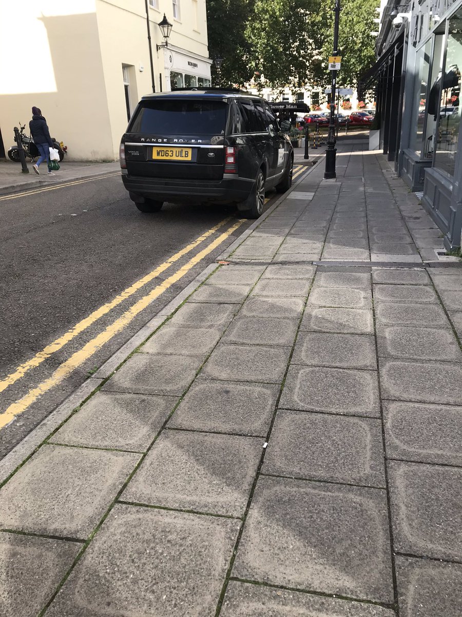 This person seems to love parking in places they shouldn’t like the whole of the centre of town is their personal car park. I also notice there’s strategic tape on their number plate front and back. 🙄