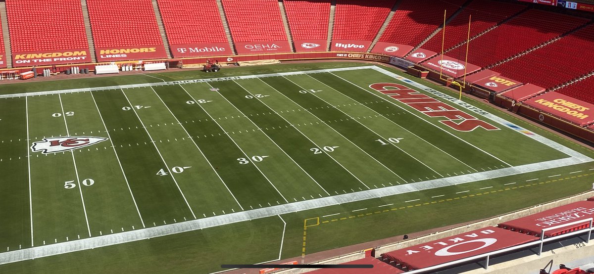 Twillhog75's tweet photo. 3 1/2 weeks is the longest break we will have this season to get ready for a game.  We got rye seeded in, a couple granular fert apps, and a “pixie dust” brew of Ferromec and ManCombo with a little Primo. We will see how it looks after back to back games. Great job by my guys! https://t.co/hHrofIIiN8