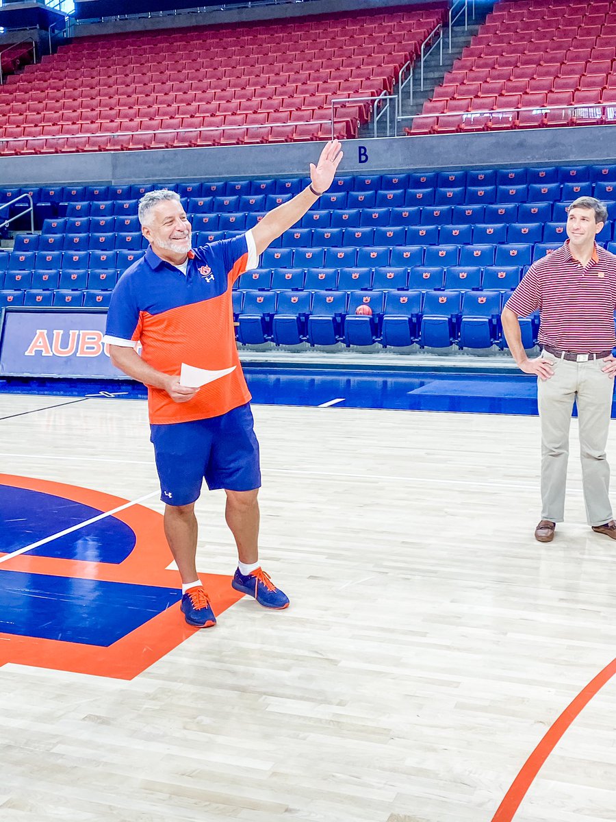 ErinGowan's tweet photo. @coachbrucepearl Thank you so much for taking time with us today, you and @coach_prewettAU are the best!! War Eagle! 🦅 https://t.co/Fkwproh1mK