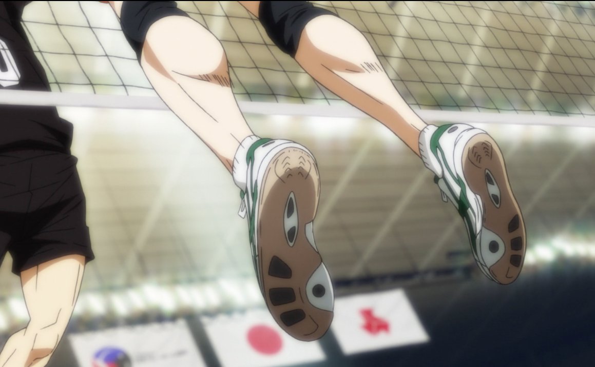 The series of shots we see next are the truly phenomenal ones, that tease every important rivalry we will see in this match - Yamaguchi's Jump Floater & Tsukishima's Read Blocking vs Suna.Tanaka vs Inarizaki's Middle Blockers, especially Oomimi & Gijinma