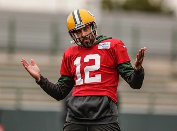 herooine's tweet image. The Packers are 3-0, leading the league in ppg, have 0 turnovers, and fans still choose to be unhappy. 

Miss me with that shit.