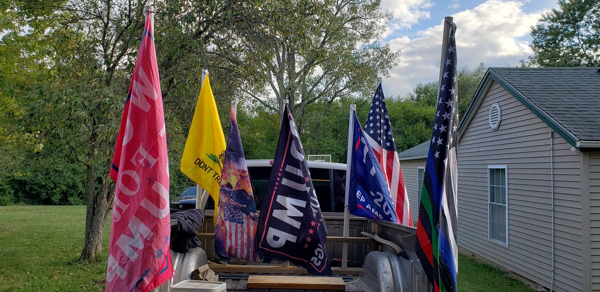ZeroWarningShot's tweet photo. Getting ready for the #270TrumpParade tomorrow! It's gonna be YUGE! #OhioTrumpsBiden #BuckeyeNationForTrump #WalkAwayOhio #Cbus #Blexit #Lexit #OhioTrumpParade #OhioForTrump #MAGA #KAG #Trump2020 #KAG2020 🇺🇸 https://t.co/vuFWkwbi6c