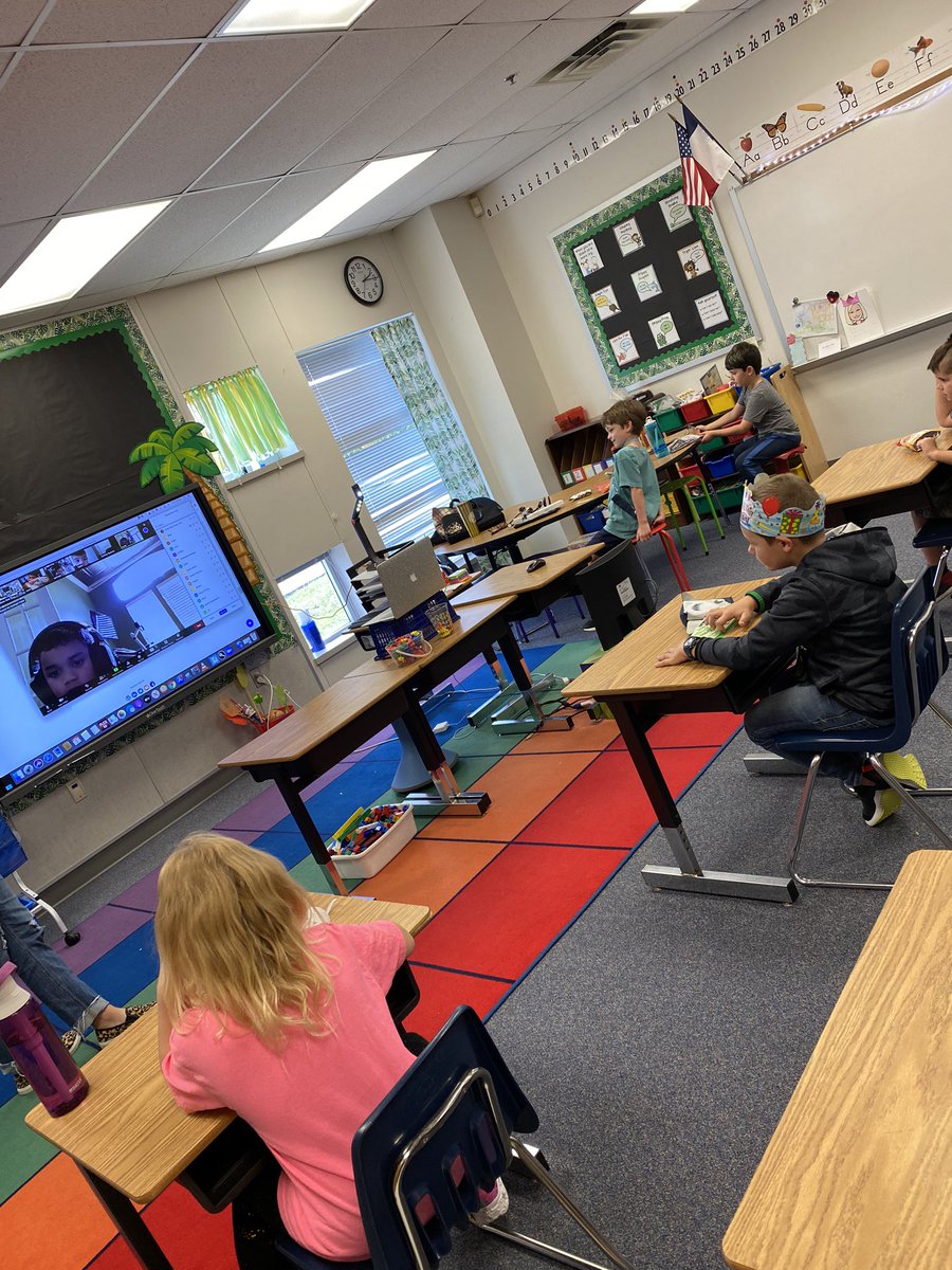 Fun Friday Science: We partnered up with some virtual students to “guess their MATTER”...using physical properties we’ve discussed in class! #bearshine <a href="/epeek02/">Emily Peek</a>