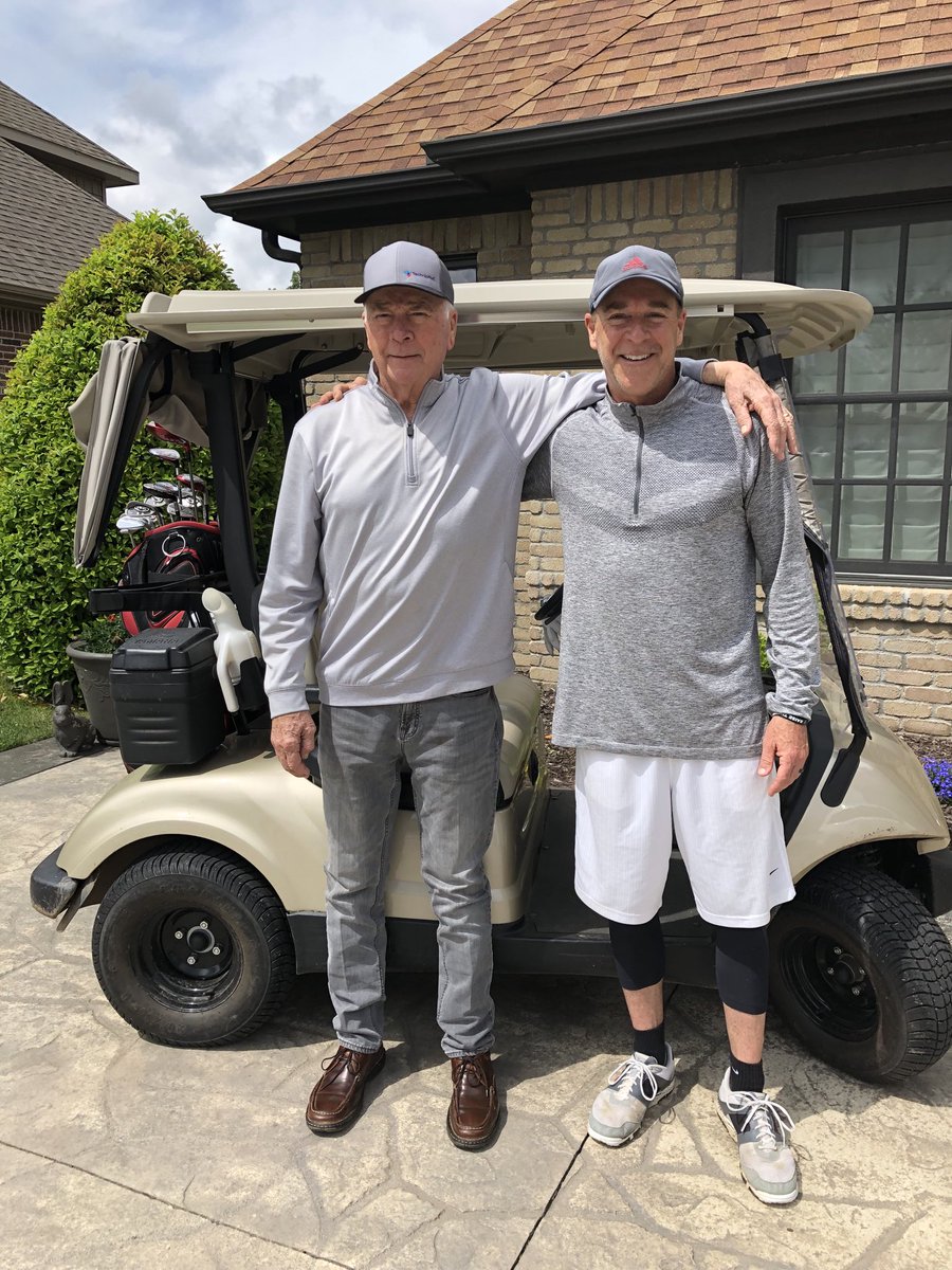 CoachJimmyDykes's tweet photo. I lost my dad this morning after a 5 year battle with cancer. He was a warrior. He was a phenomenal husband, dad, grandad, and friend. He impacted THOUSANDS of lives. He is in heaven now....I will miss him every day 🙏🏼 I love you dad https://t.co/bxuFNVFdYi