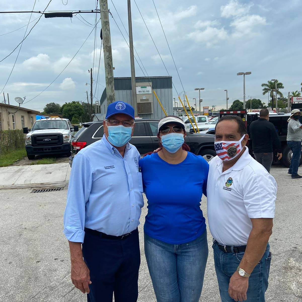 Manolo4Miami's tweet photo. This morning we distributed free food to the families in need at the Hispanic Coalition. Thank you to the Commissioners @RebecaSosaMiami @JoeMartinez4026 and @farmsharefl and all the volunteers that helped us today.

#Manolo4onemiami #miami #MiamiD4 #StandUpMiami https://t.co/NUvjTGyL8y
