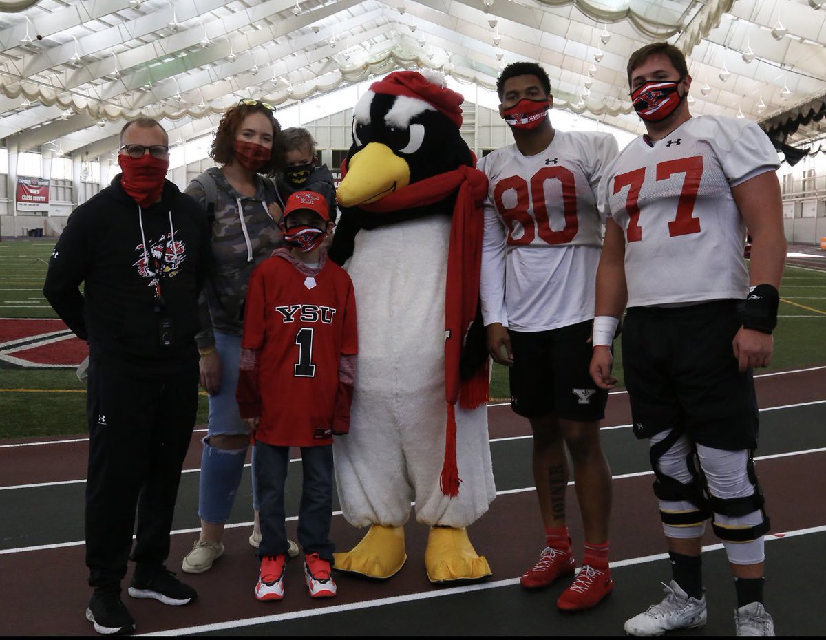 Cole1Peterson's tweet photo. Welcome to the family Carson ❤️🏈💪🐧 #CarsonTuff https://t.co/oa4EYQNPgk