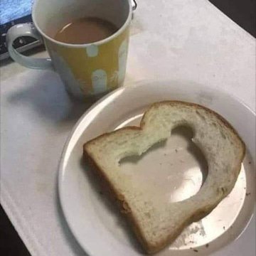 El desayuno para:

El primer hijo                  El hijo del medio