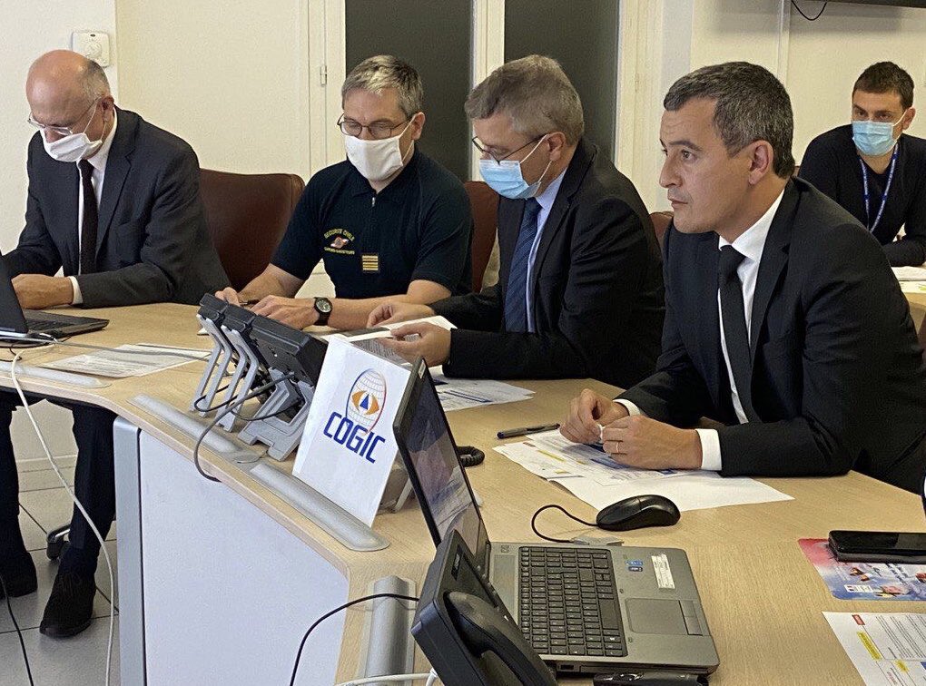 Gerald Darmanin On Twitter En Reunion De Crise J Ai Decide L Envoi De 4 Helicopteres Supplementaires De La Securite Civile Et De 2 Sections De Sapeurs Pompiers Supplementaires Avec Des Moyens De Pompage