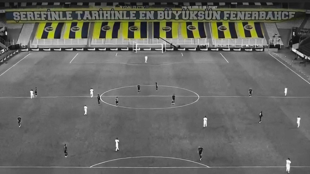zey__kor's tweet photo. geldi o kutlu gün
senin için titreyen bir kalbimiz var
#FenerinMaçıVar 💛💙 https://t.co/lwUPwiccWV