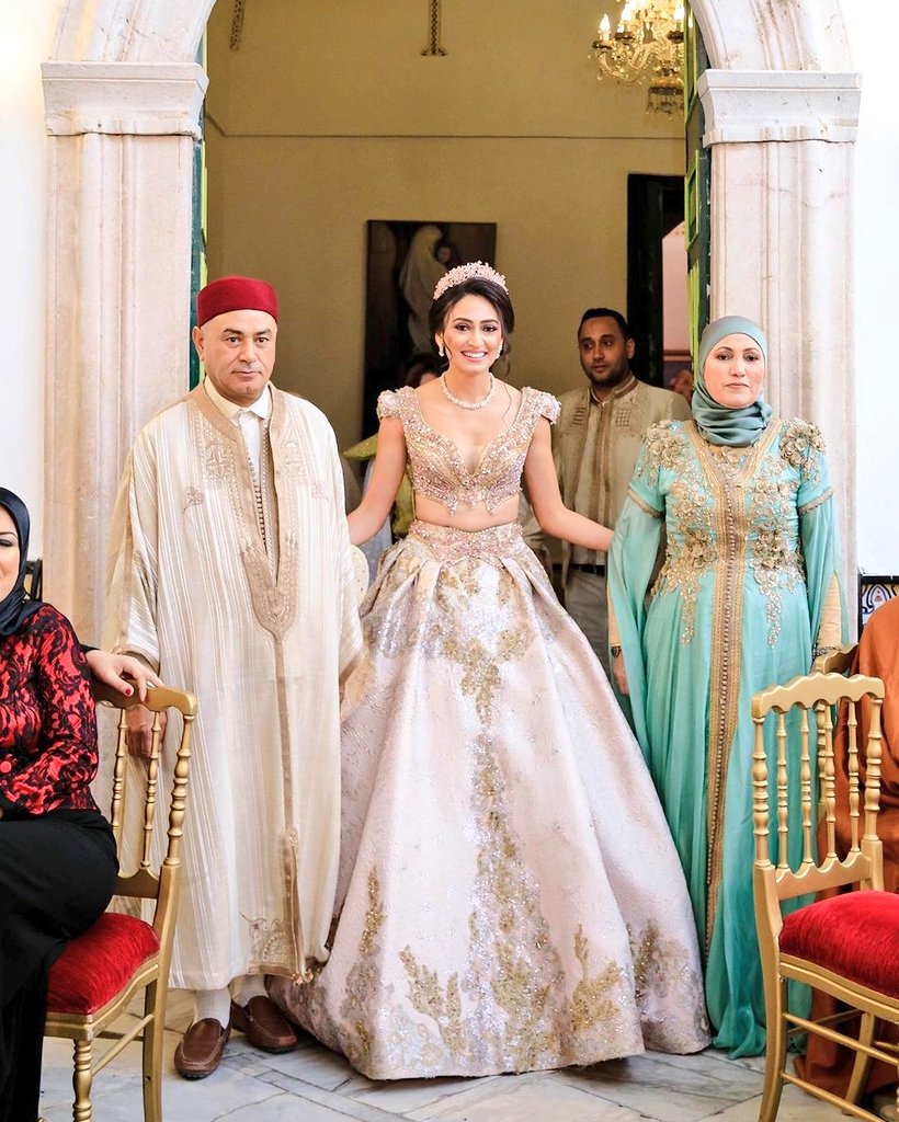 Step 6: OuteyaThe Outeya marks the last day of the Henna.It also symbolizes the bride's last day at her father's house.Usually the bride dresses in a traditional dress.