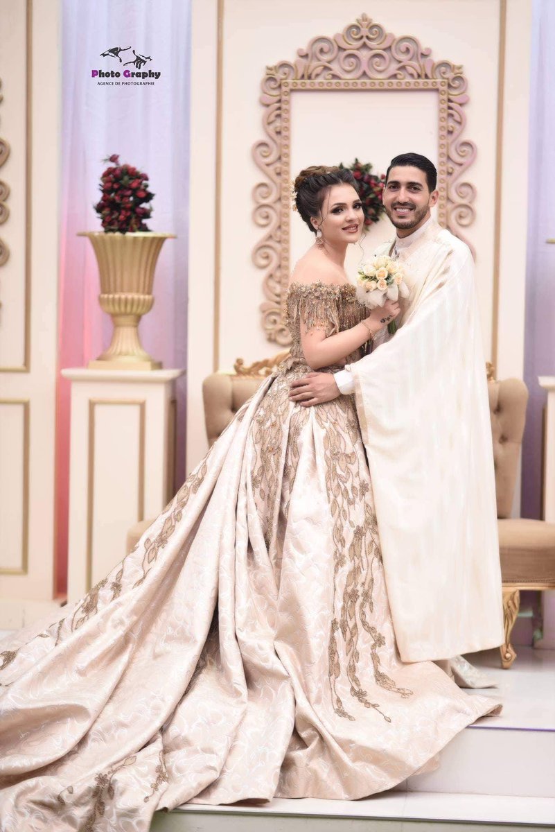 Step 7: The Dokhla.This is the last day of the wedding celebration.During this celebration, the bride wears the "alliance" ring (2nd ring), and the groom wears his ring.This celebration comes after a one day break in which the groom organises a dinner at his house.