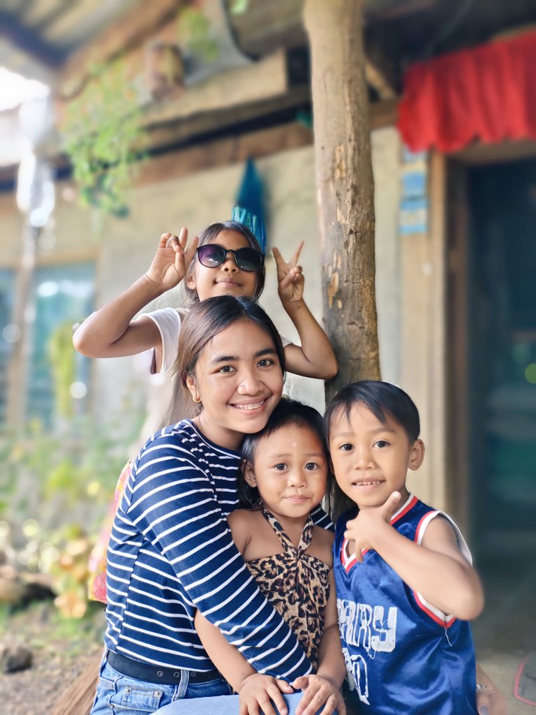 smdagum's tweet photo. The instant Tita's with the kids💖 https://t.co/wBbtXwqFum