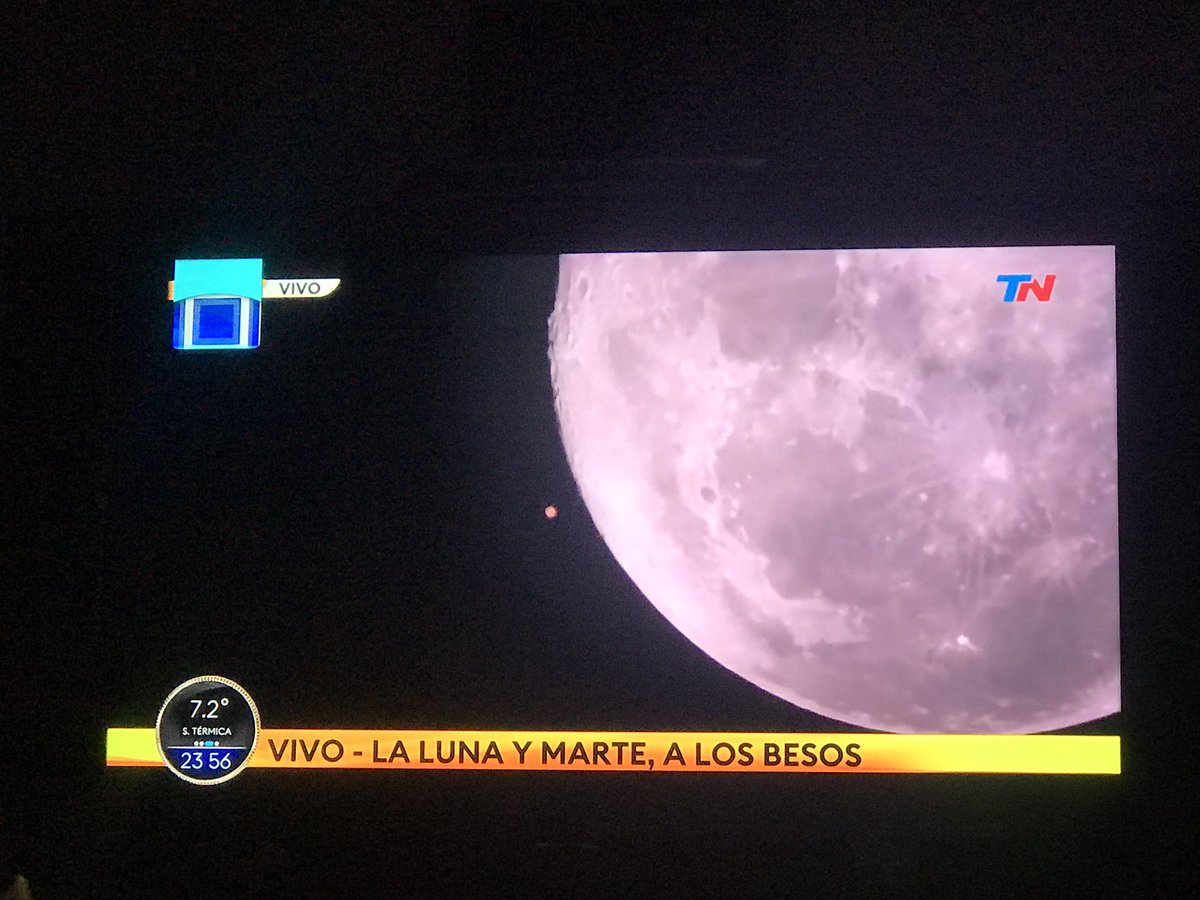 GENIOS COMO SIEMPRE. <a href="/FenomenosTn/">FenomenosTN</a> <a href="/mati_bertolotti/">Matías Bertolotti</a> @Josebianco10 SALUDOS DESDE RESISTENCIA CHACO.