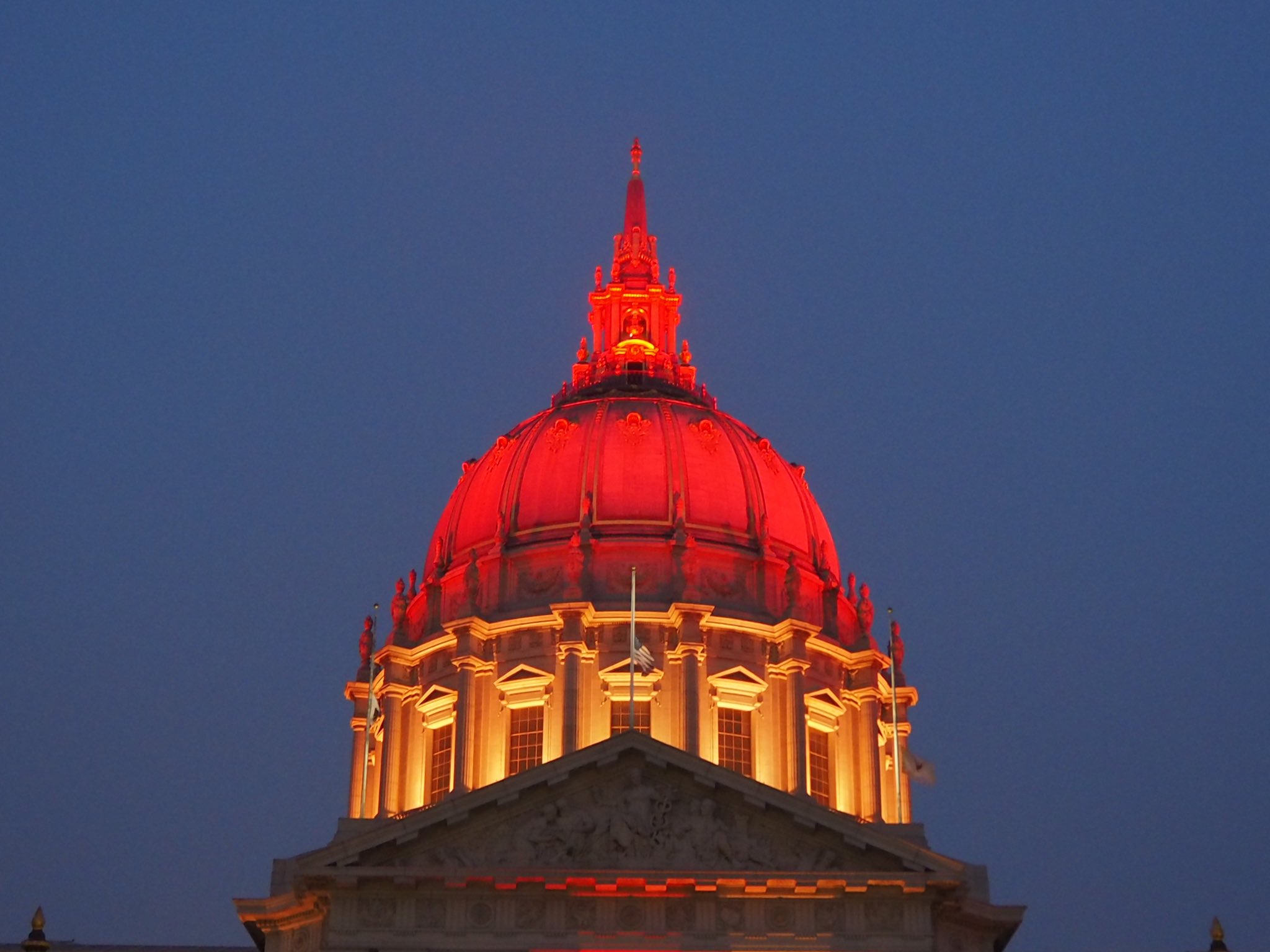 SF City Hall Lights (CityHallLights) / Twitter