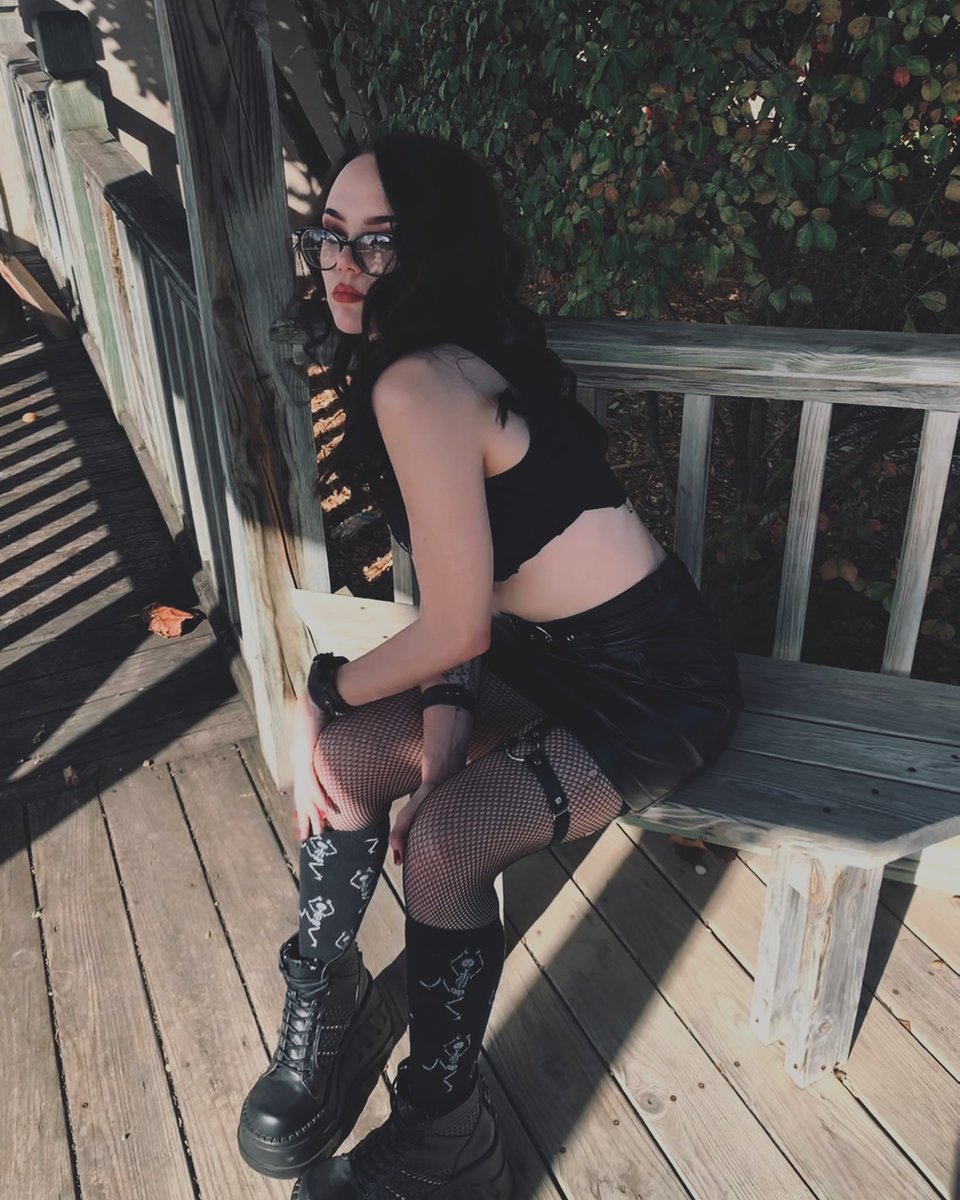 jennoplasum's tweet photo. happy spooky season !! 🕸🕷🎃 https://t.co/3ZtoCEl2sZ