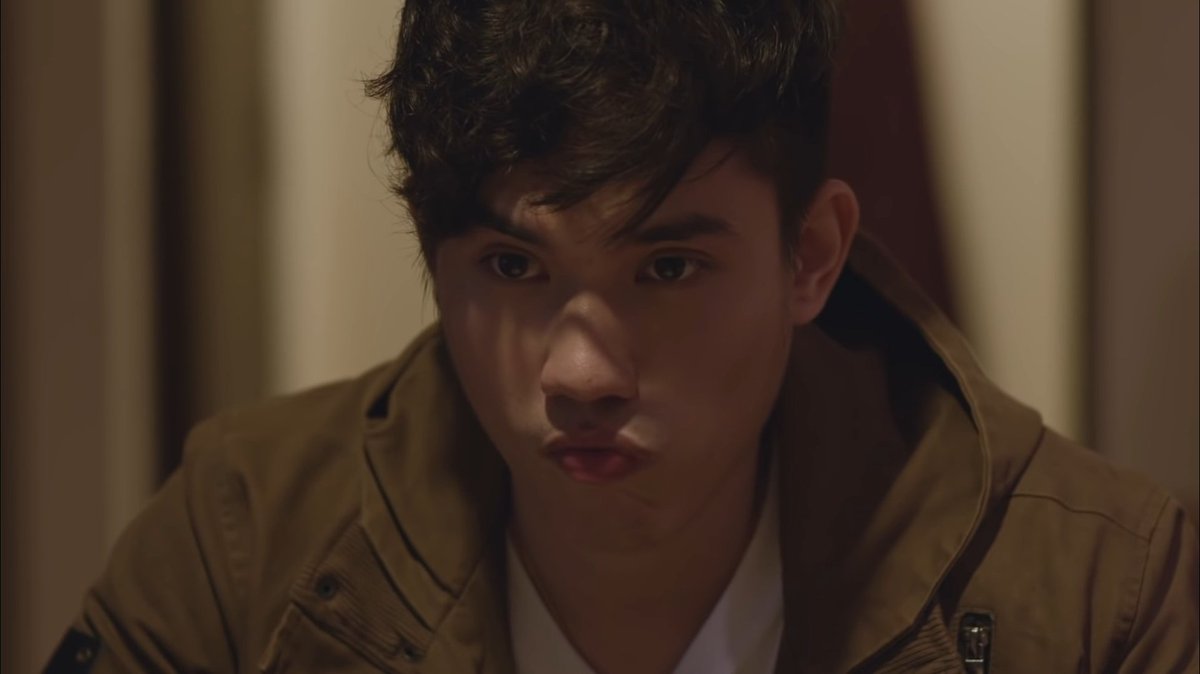  #GayaSaPelikulaEp02 Really impressed w/  @ianpangilinan_'s acting. Theater actors can really do well on screen talaga. He knows not to take for granted those small details in his acting like the smirk, pout, and stare. It just gives a different impact.