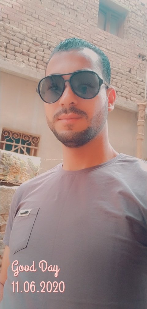 ElorabiA's tweet photo. لا تطرق أبواباً تقيدها الأقفال؛ طلباً للاهتمام فهي ليست لك.. القلوب التي صُنعت لأجلك لا أبواب لها♥️ https://t.co/A7teij70DV