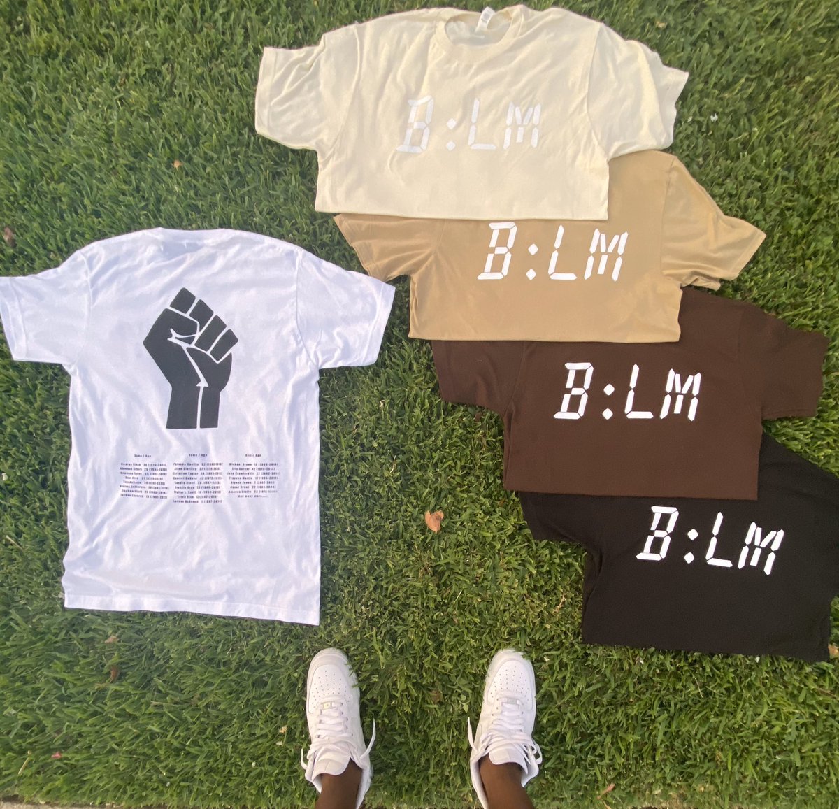 KTownSupplyCo's tweet photo. 6:30 PM CST ⏱

All shirts will be available as well as 3 new hoodies. RT if you want one ✊🏾

https://t.co/O5KEaKUN1p https://t.co/Nr7tP1l74q